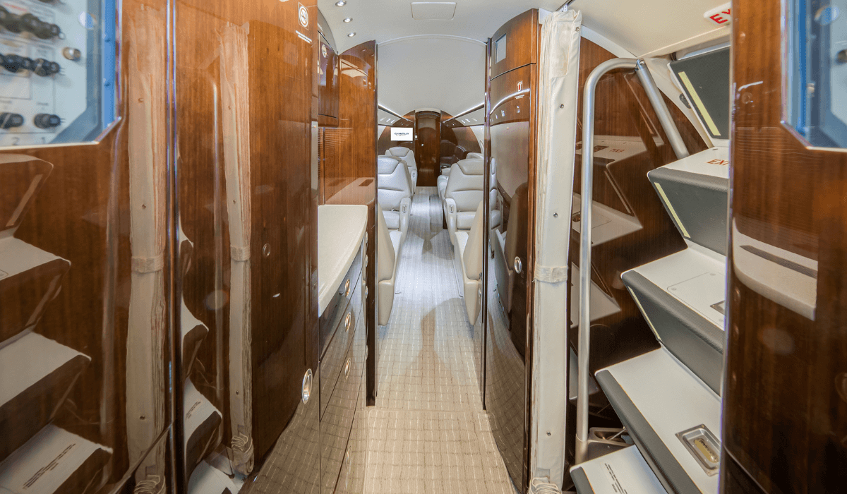 10 Passenger Super Jet | Challenger 605 | Chantilly Air Fleet